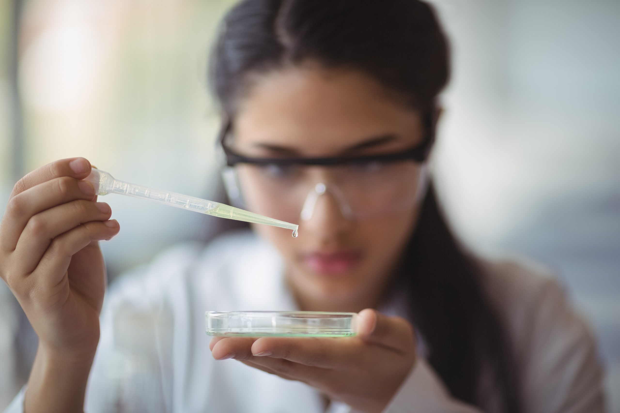 What are the essential requirements for using a muffle in a laboratory environment