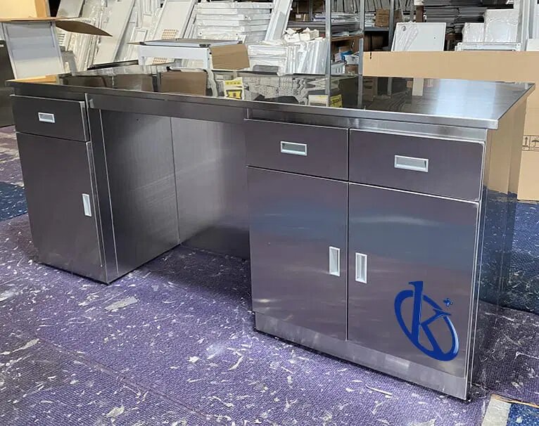 Laboratory Furniture Solutions: Ergonomics and Functionality